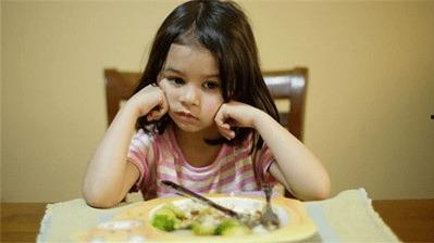 拍戏吃瓜宝宝视频,影视拍摄现场萌态再现