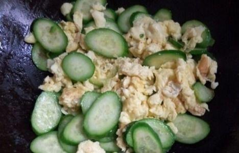 捞汁脆瓜桃仁怎么吃的视频,简单美味家常小食制作教程