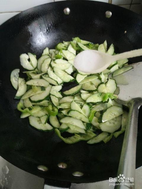 喷瓜可以做菜吃吗视频,从神秘果实到餐桌佳肴