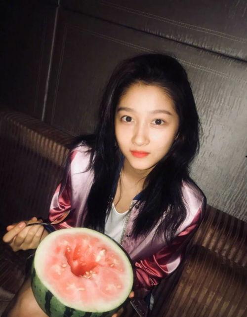 拍摄复古吃瓜图片视频,复古吃瓜瞬间，重温老味道